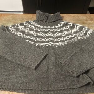 Women’s Abercrombie turtleneck fairisle sweater size medium.